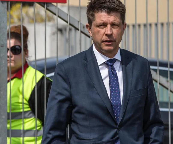 Petru ma ponad 12 mln zł w nieruchomościach. Oświadczenie majątkowe
