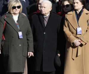 Rocznica katastrofy smoleńskiej. Prezydent Nawrocki uczcił pamięć zmarłych