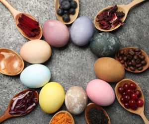 Naturalne barwniki do jajek