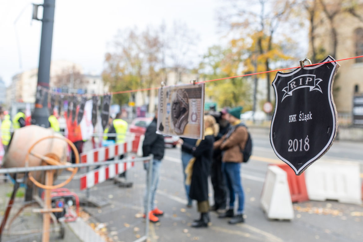 Protest górników pod biurem Morawieckiego w Katowicach. Związkowcy starli się z policją