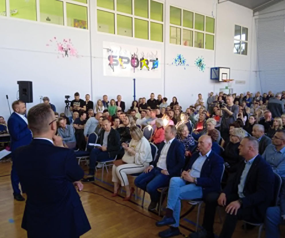 Skórzec: Mieszkańcy mają dość smrodu. Właściciel zbiornicy obiecuje zmiany!