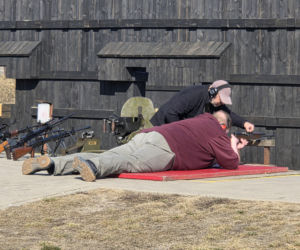 Huk strzałów i tłumy na strzelnicy. Piknik Strzelecki przyciągnął mieszkańców