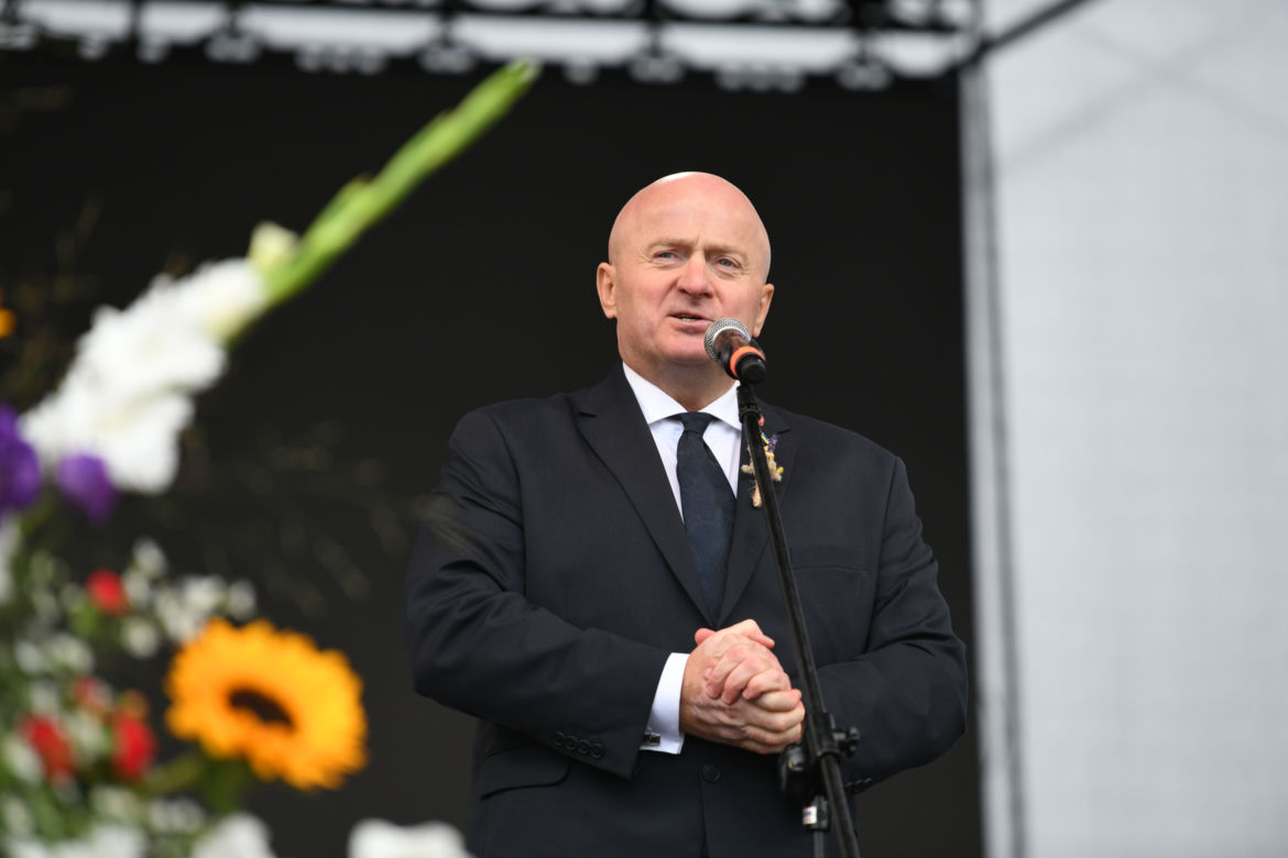 Pogoda się nie udała, ale za to dożynki tak. W Radawcu wystąpił zespół Wilki [GALERIA]
