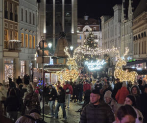 Miasto rozbłysło świąteczną magią! Tłumy na wielkim otwarciu Bydgoskiego Jarmarku Świątecznego