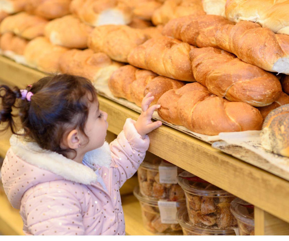 Dziecko zjadło bułkę, a ty nie zapłaciłaś? Sprawdź, czy to kradzież
