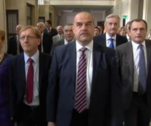 Ranczo 9 sezon. Senator Kozioł (Cezary Żak), Czerepach (Artur Barciś), Wezół (Wojciech Wysocki)