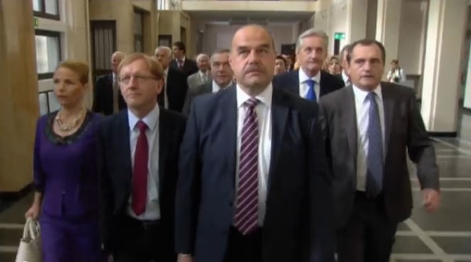 Ranczo 9 sezon. Senator Kozioł (Cezary Żak), Czerepach (Artur Barciś), Wezół (Wojciech Wysocki)