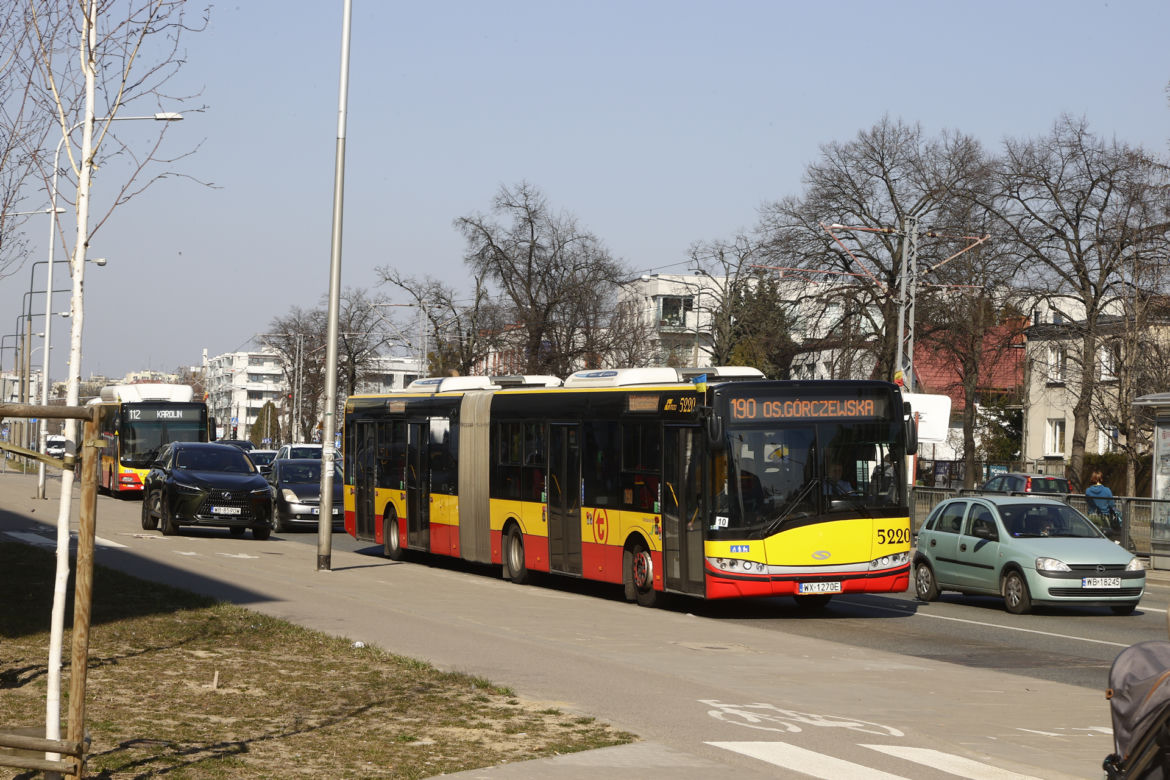 Metro wykosi autobusy z Bemowa. Pasażerowie są wściekli 