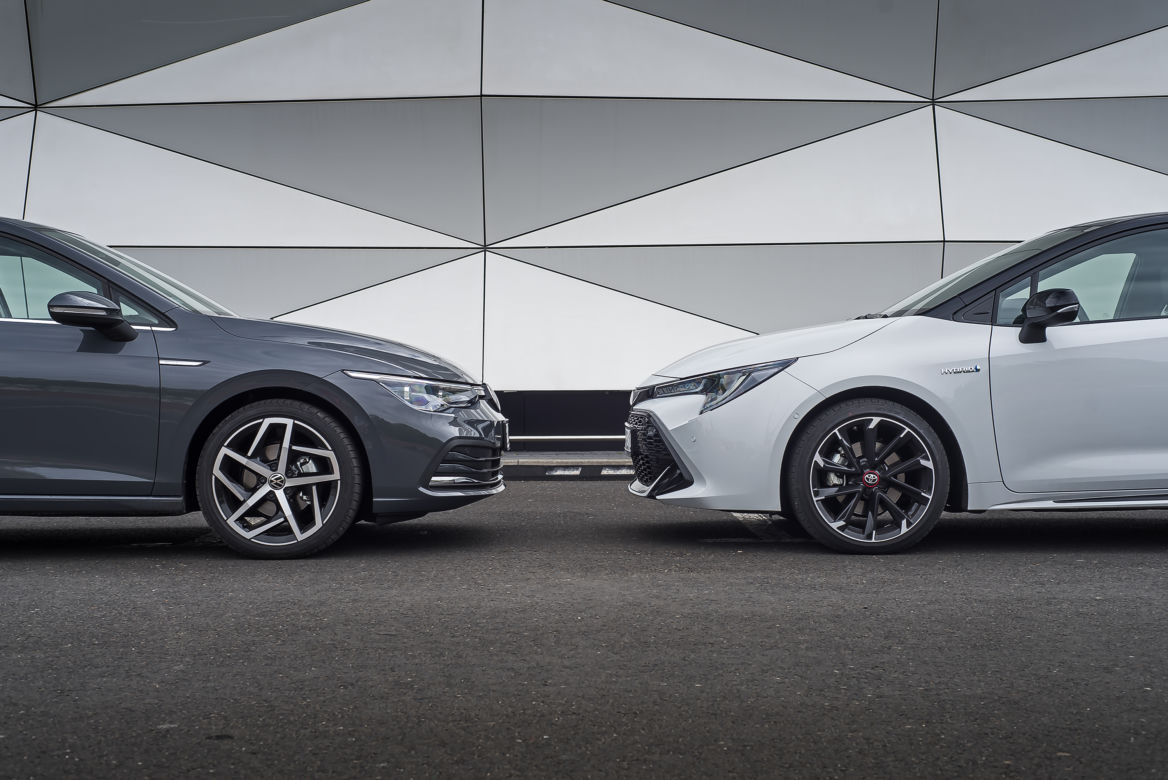 Toyota Corolla GR Sport 2.0 Hybrid Dynamic Force 184 KM e-CVT vs. Volkswagen Golf 8 1.5 eTSI 150 KM Style DSG7