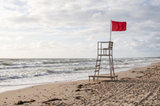 Sinice Mrzeżyno. Czy w Mrzeżynie można się kąpać 20.08? Flaga, warunki pogodowe