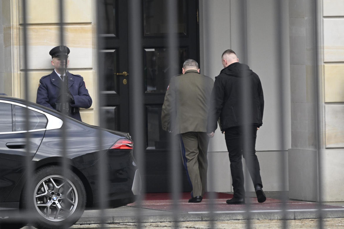 Politycy zjechali do Pałacu Prezydenckiego na Radę Bezpieczeństwa Narodowego