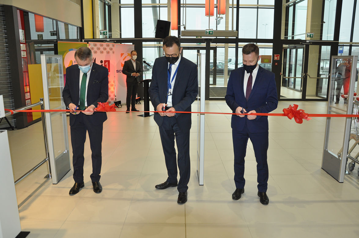 Ełk. Oficjalne otwarcie nowego hipermarketu Bi1 przy centrum handlowym "Karuzela"