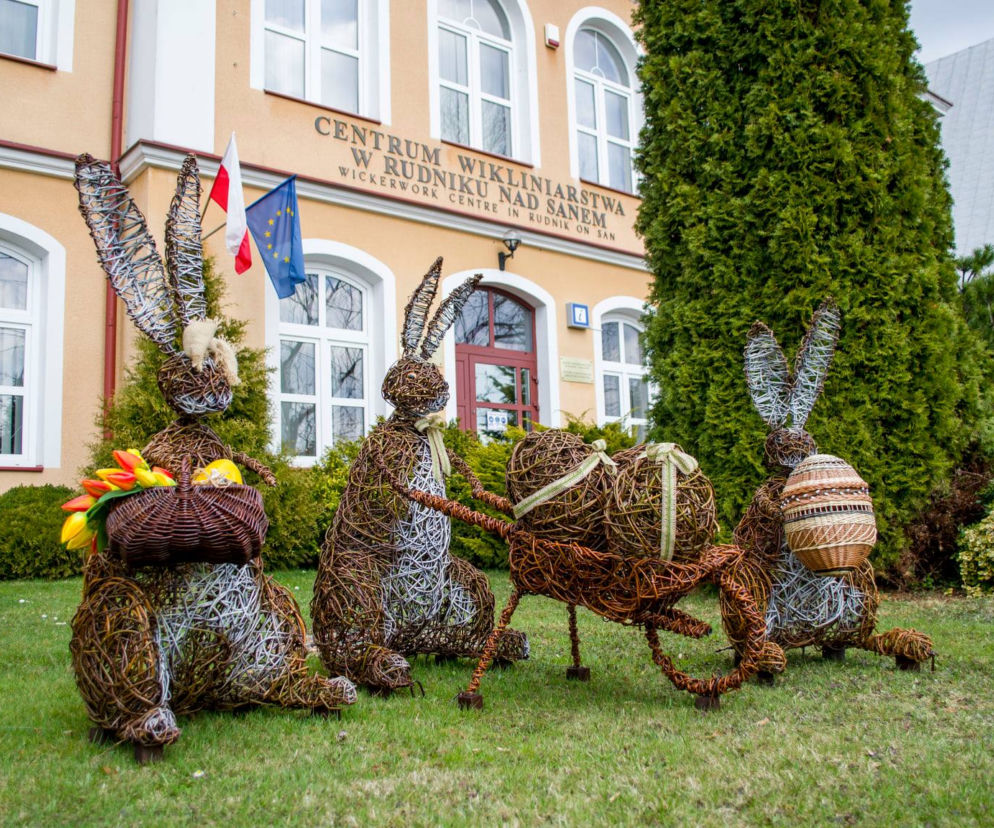 WIKLINOWE RZEZBY W RUDNIKU NAD SANEM 
