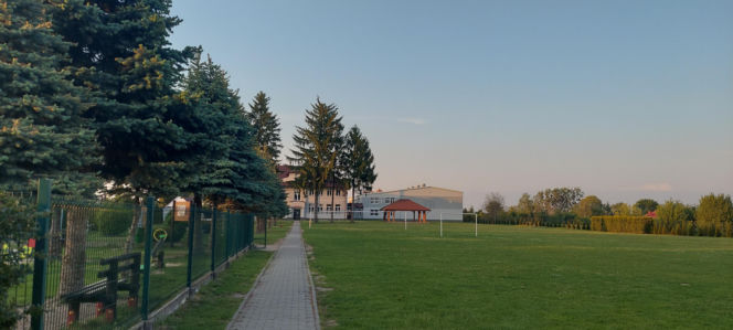 Spotkanie w sprawie budowy masztu 5 G w Płoskiem
