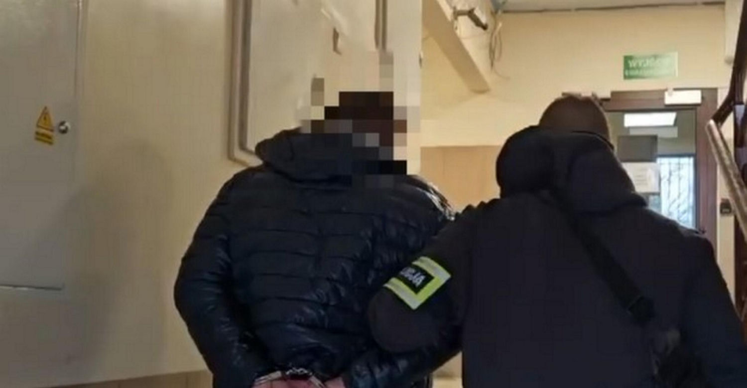 Policja zatrzymała recydywistę z narkotykami, bronią i milionem złotych!