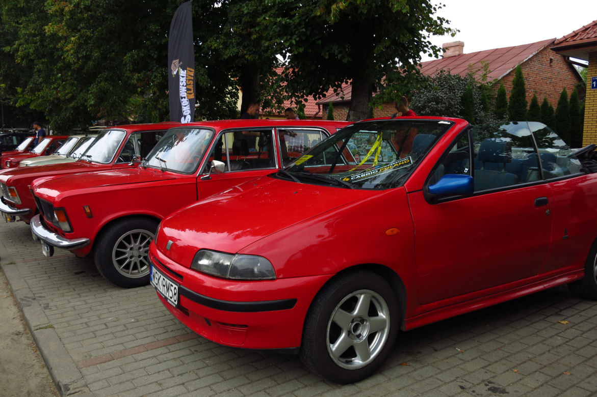 Zlot zabytkowych samochodów