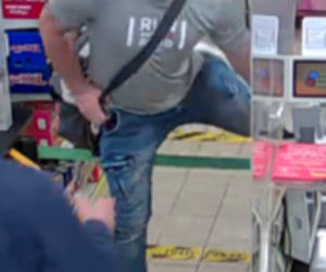 Ukradł alkohol ze sklepu i poturbował ochroniarza! Szuka go bydgoska policja
