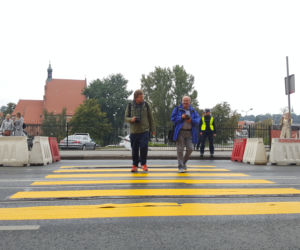 Przejście na dziko na ulicy Focha. Kiedyś dojdzie tu do tragedii