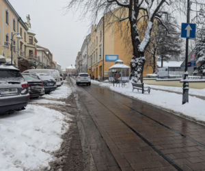 Atak zimy w Tarnowie. Setki tysięcy złotych na walkę ze śniegiem