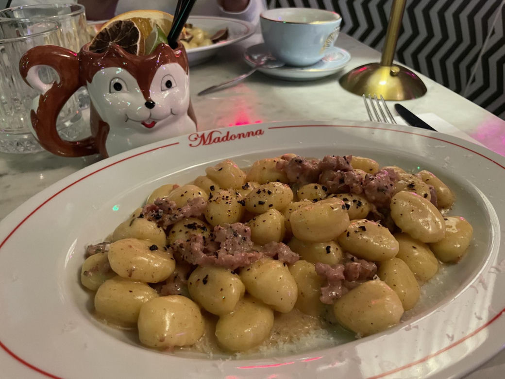  Tak wygląda restauracja Madonna. To najbardziej kontrowersyjna restauracja w Warszawie 
