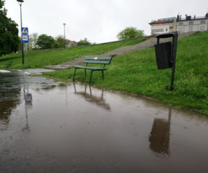 Ulewy w Krakowie 23.05.2019: Wylała Wisła, zalane są bulwary