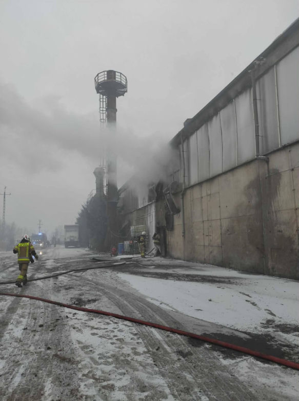 Kolejny pożar w zakładzie recyklingu w Przysiece Polskiej niedaleko Kościana