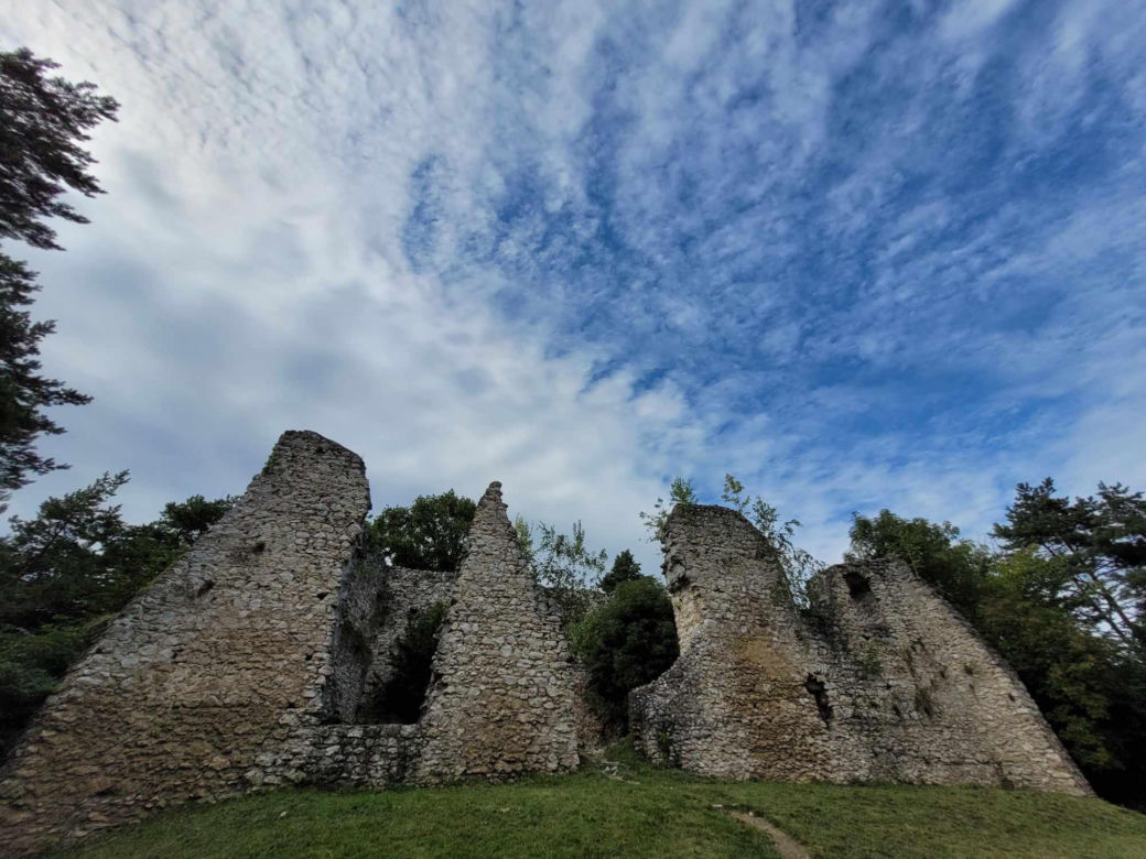 W „Pograniczach. Opowieściach nieoczywistych" Krzysztof Kuś zabiera czytelników na Jurę