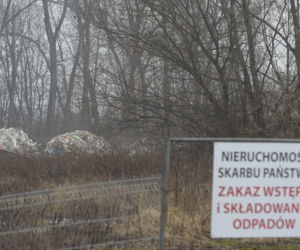 Nielegalne śmieci zawaliły Białołękę