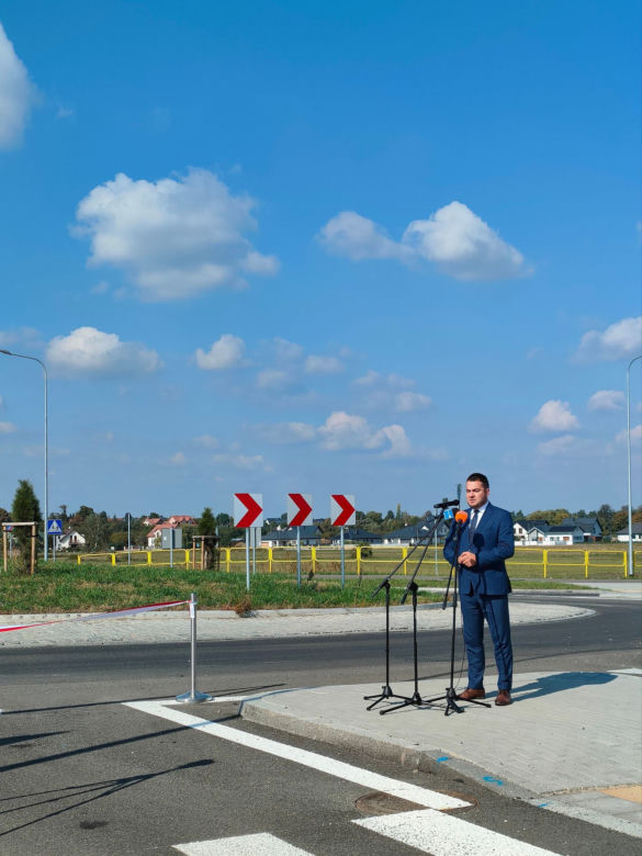 Wstęga przecięta. Ulice Meblowa i Jaworowa w Łomży uroczyście otwarte! 