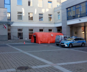 Sąd Okręgowy w Olsztynie - namiot dla interesantów