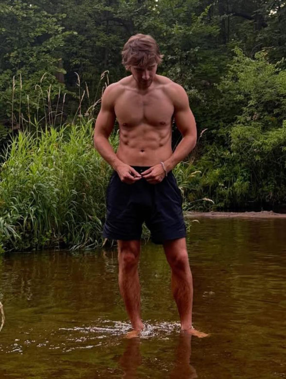 Maciej Musiał kipi seksem