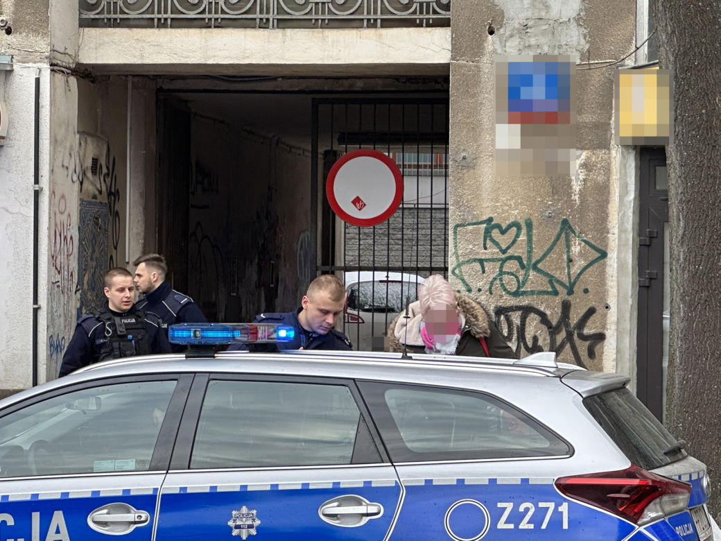 Makabra w mieszkaniu na Woli. Nie żyje mężczyzna, policja zatrzymała kobietę. Doszło do morderstwa!?