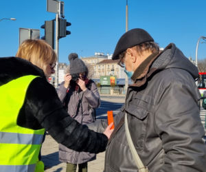 W walentynki policja przypomina, że kochać musimy się też na drodze