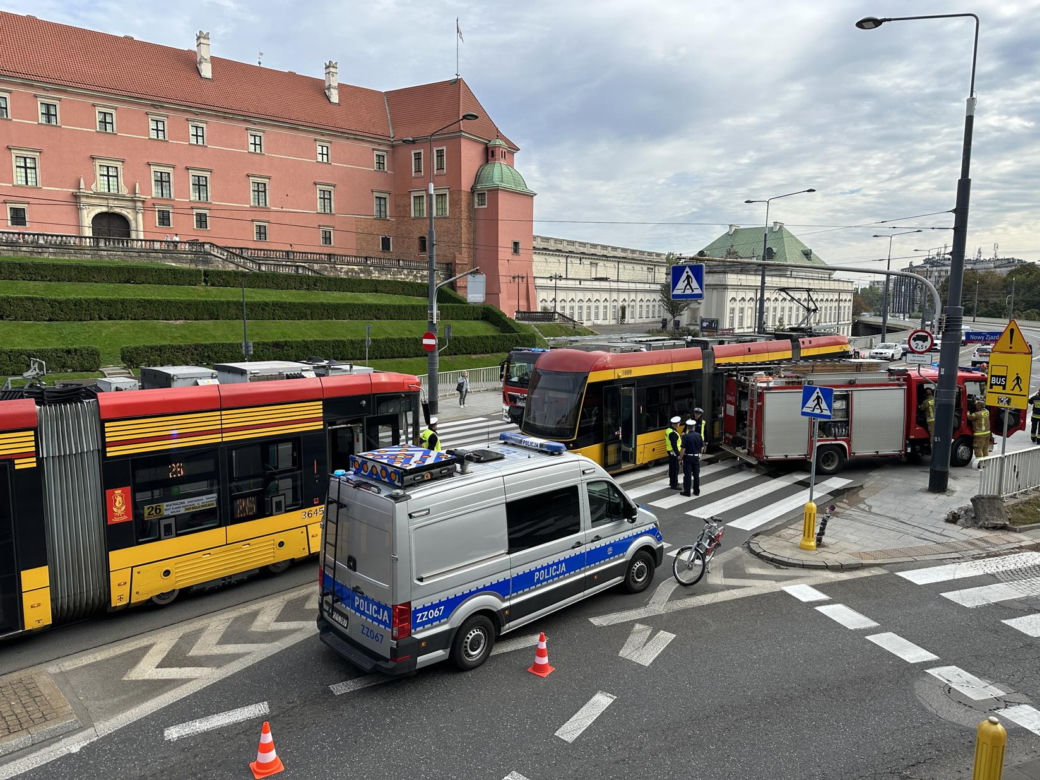 Dramat na Starym Mieście. Rowerzysta wjechał wprost pod nadjeżdżający tramwaj!