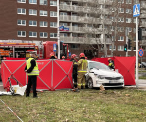 Poważny wypadek na Białołęce. Auto zmiecione przez tramwaj