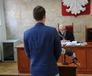 Policjanci dręczyli 18-latka paralizatorem