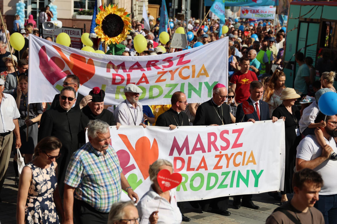 Marsz dla Życia i Rodziny 2024 w Dzień Matki przeszedł przez centrum Lublina