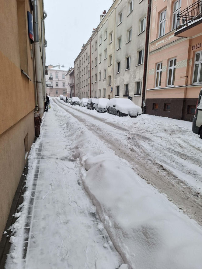 Zima na Podkarpaciu nie odpuszcza. Błoto pośniegowe utrudnia jazdę w regionie