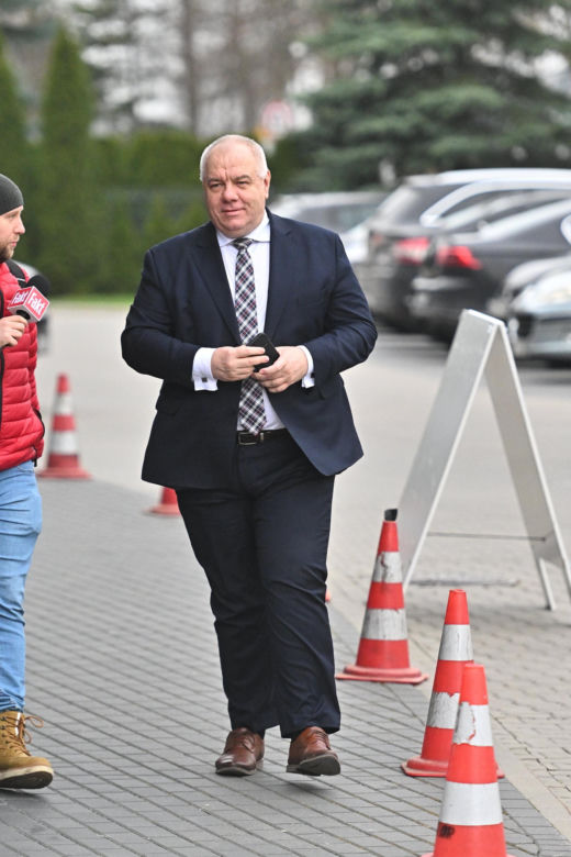 Jacek Sasin wprost nie do poznania! Zgubił już prawie 40 kg w pół roku! Jak to zrobił?