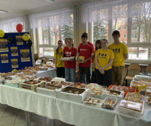  Ruszyła kolejna akcja „Pączek dla Afryki” Włączyły się  także  szkoły z Nowego Sącza 