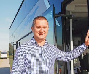Premier za autobus płaci 2000 zł dziennie!