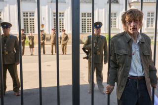 Wojna zastępcza, odc. 1. Artur (Mateusz Więcławek)