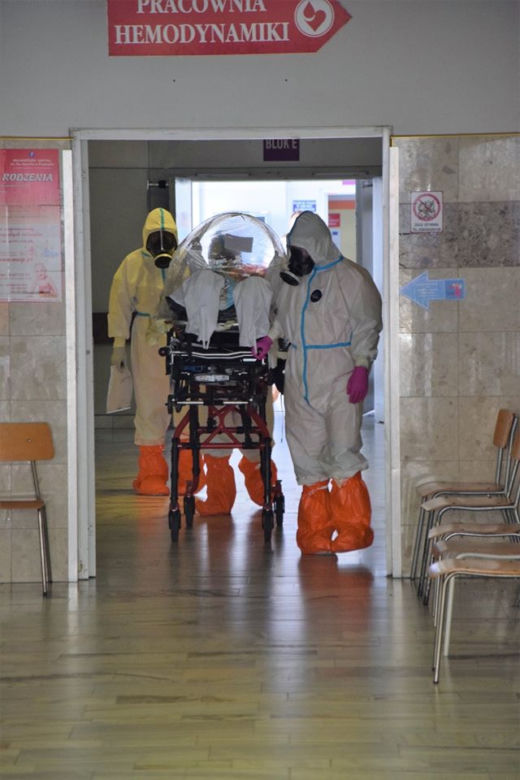 Pandemia koronawirusa wciąż groźna! Ostrzega WSPR w Przemyślu [ZDJĘCIA]