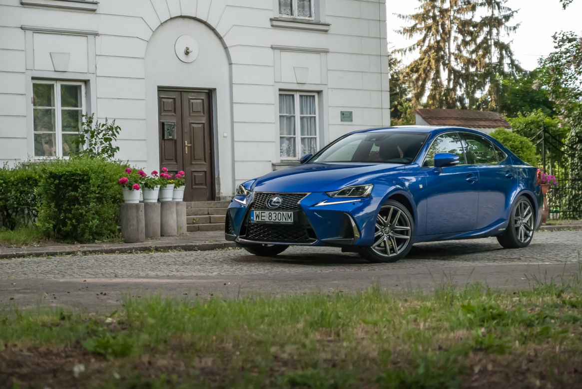 Lexus IS300h F SPORT