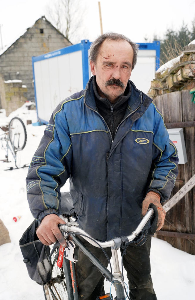 "Pies ogrzał mnie swoim ciałem i ocalił życie". Niezwykła historia z Podlasia