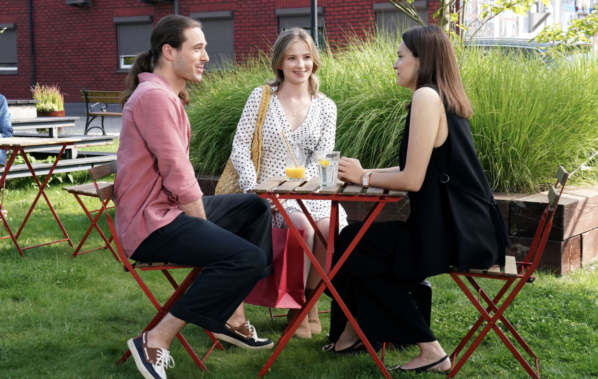 Barwy szczęścia, odcinek 2759: Sofia (Valeri Guliaieva), Cezary Rawicz (Marcel Opaliński), Natalia (Maria Dejmek)