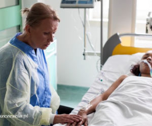Barwy szczęścia odc. 1250. Sara (Dominika Kimaty), Basia Grzelak (Sławomira Łozińska)