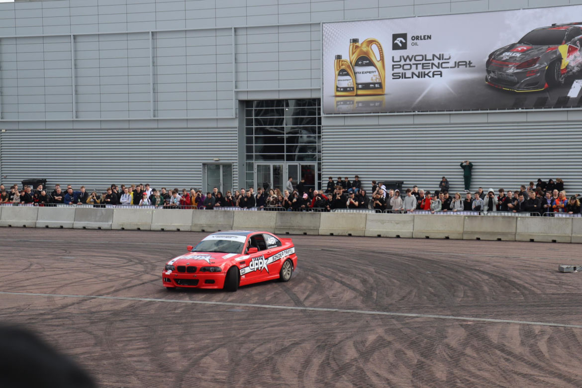 Poznań Motor Show 2024: Tak wyglądają pokazy driftu