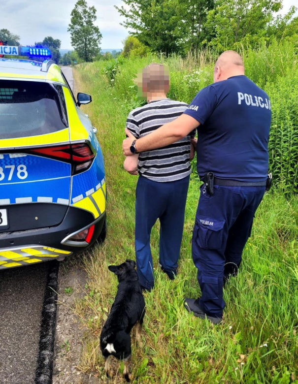 Pies na medal! Pan Ryszard czekał na ratunek w lesie, a Maksio wrócił z policją!