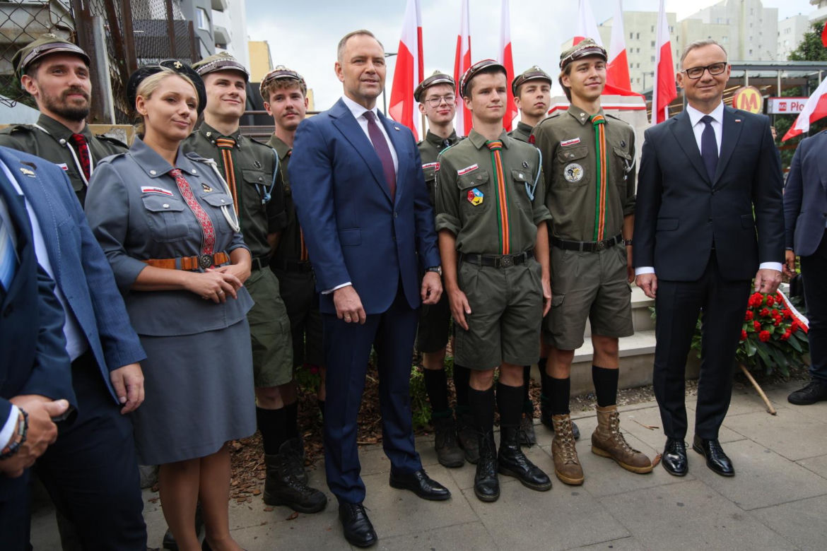 Prezydenci Duda i Nawrocki wzięli udział w uroczystości upamiętniającej ofiary Rzezi Woli
